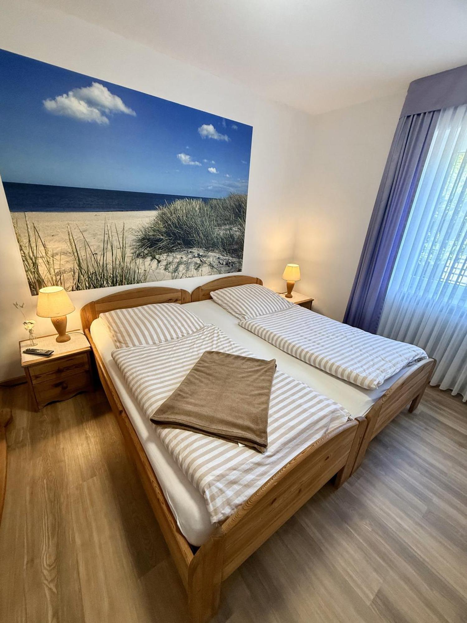 Ferienhaus Blinkfuer Neuharlingersiel Exteriör bild