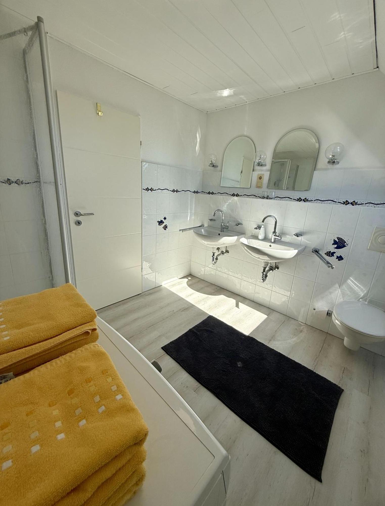 Ferienhaus Blinkfuer Neuharlingersiel Exteriör bild